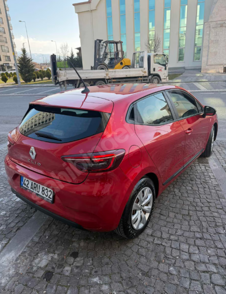 2023 MODEL.. KIRMIZI.. 99 BİN KM.. CLİO