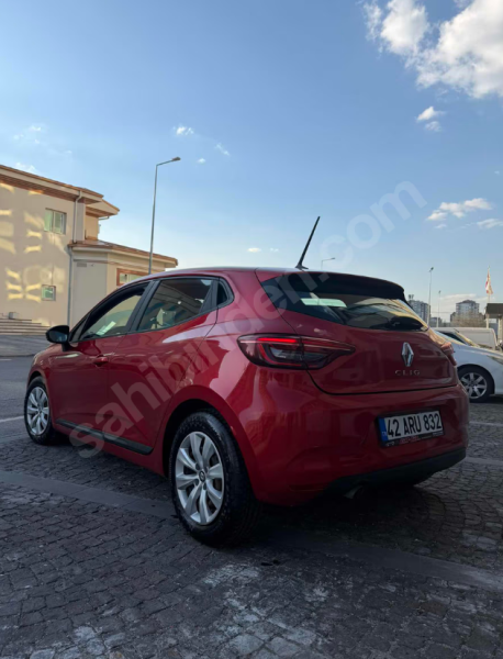 2023 MODEL.. KIRMIZI.. 99 BİN KM.. CLİO