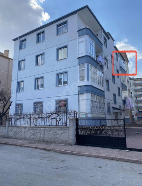 S A H İ B İ N D E N