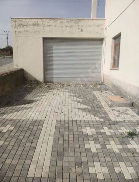 Anayola sıfır ,Köşebaşı, Baraj Manzaralı, 3 katlı villa !!!