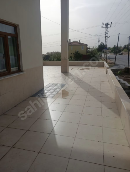 Anayola sıfır ,Köşebaşı, Baraj Manzaralı, 3 katlı villa !!!