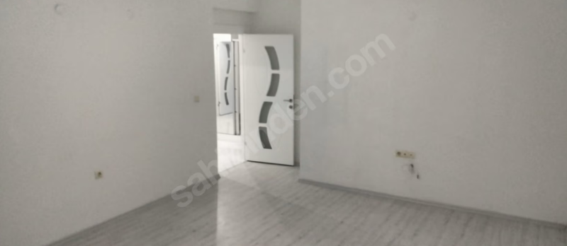 Sakarya Mahallesinde Kiralık geniş oturumlu 3+1 daire