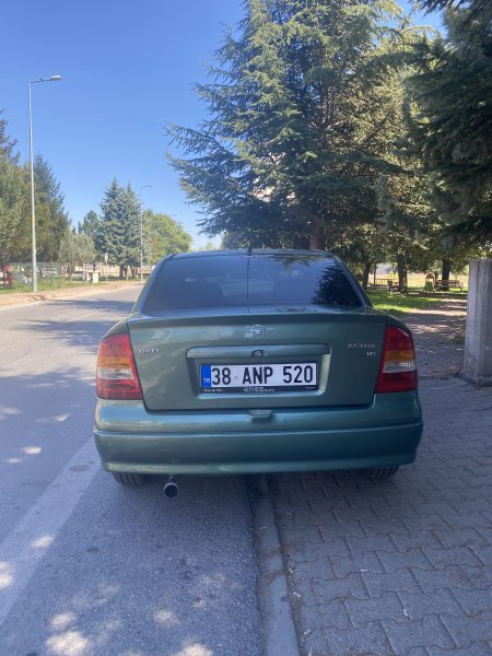 Astra 2000 model 1.6 CD tertemiz takaslı