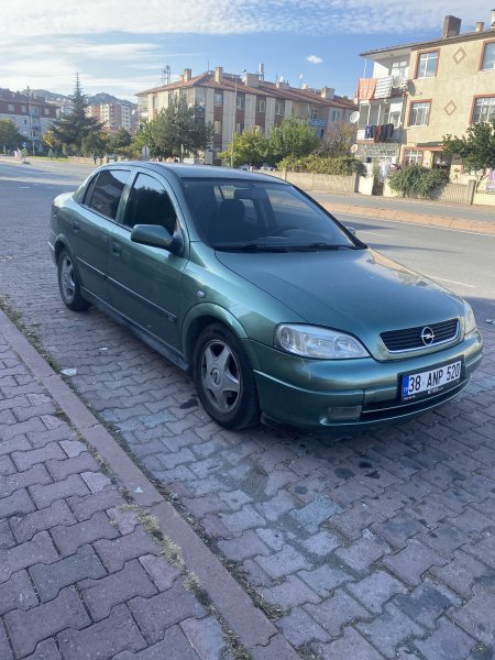 Astra 2000 model 1.6 CD tertemiz takaslı