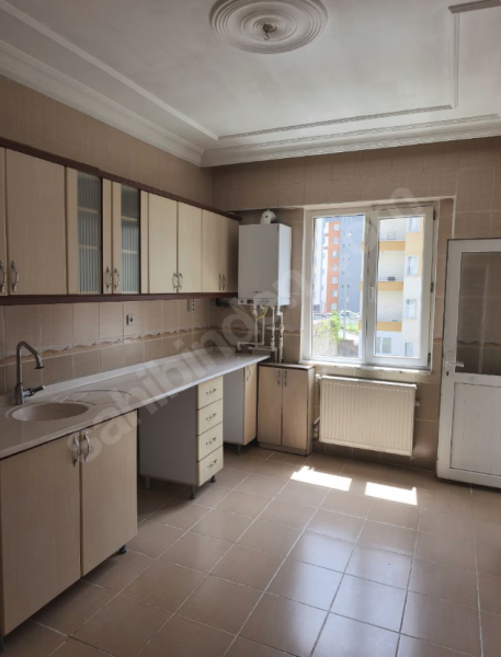 Kombili Orta Kat Güney Cepheli Fırsat Daire