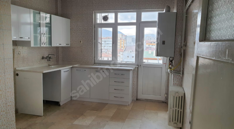 3+1 İşyeri / Ev Adliye Hastane Vergi Dairesi Belediye yakını
