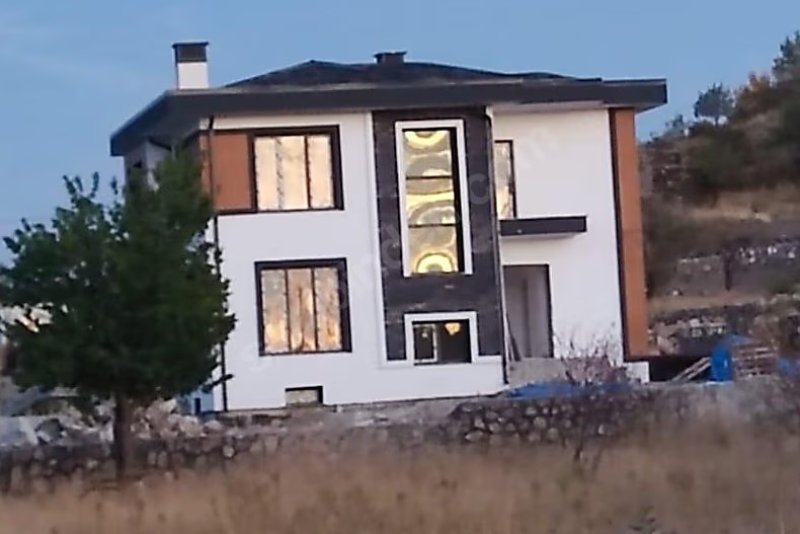 BU FİYATA GERÇEK BİR VİLLA, 1067 m2 BAHÇE İÇERİSİNDE TEK VİLLA..