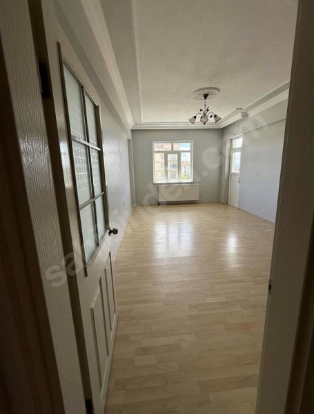 Yeni Mahallede Sahibinden Kiralık Geniş Daire