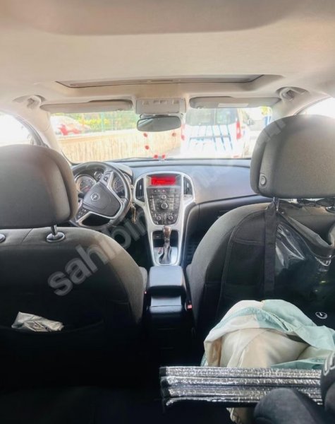 Memurdan Temiz Sunrooflu Astra-J