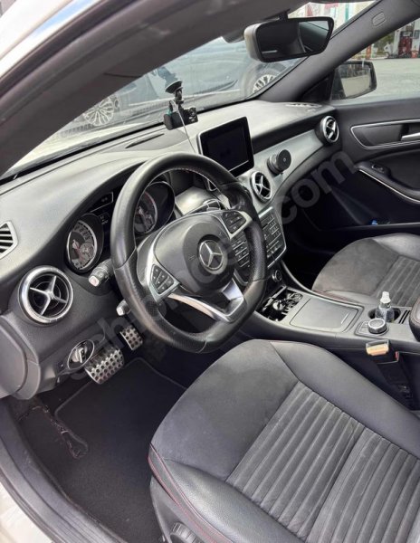 2015 CLA 180D İMZALI SERİ