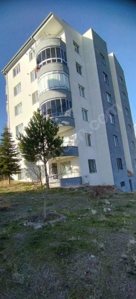 BAHÇELİEVLER MAH. ARAS SİTESİNDE SATILIK ARAKAT DAİRE