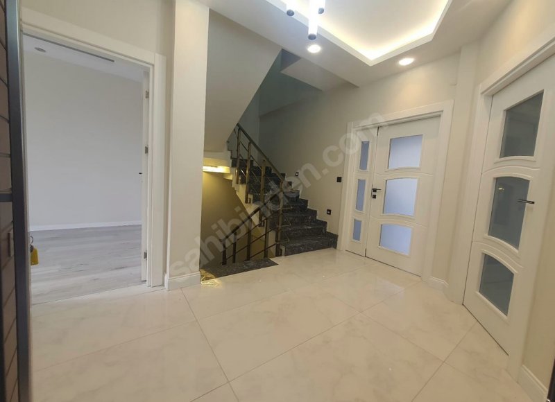 ALTINOLUK ANA CADDE SEHER BULVARI ÜSTÜNDE 9+1 ULTRA LUX VİLLA