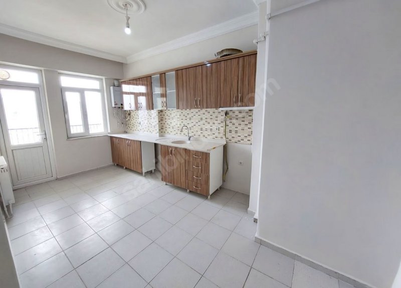 ACİL SATILIK ÇOK GÜZEL KONUMDA TAPULU DAİRE