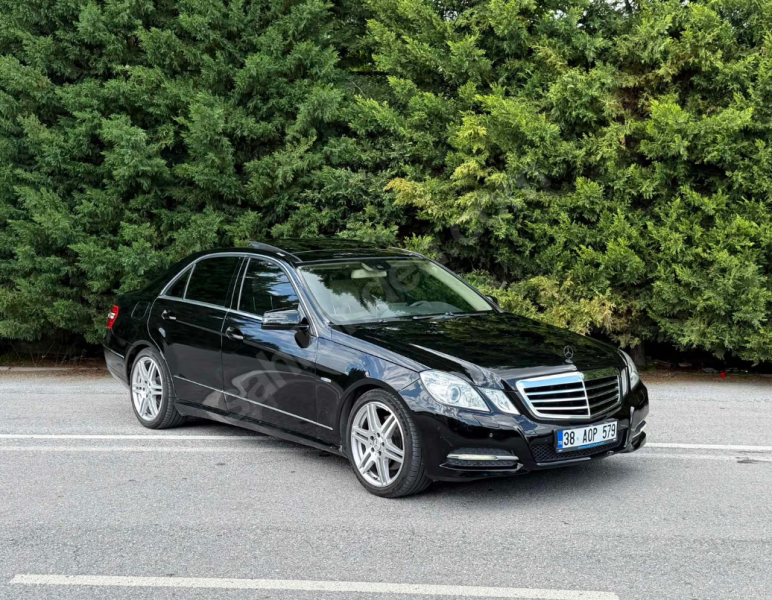 NADİR TEMİZLİKTE 2011 MODEL KOLDAN VİTES E250 CDI